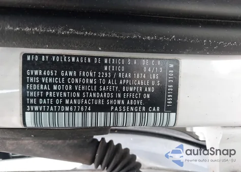 2013 Volkswagen Beetle 2.0T Turbo z USA, uszkodzony, nr VIN 3VWVT7AT7DM677674